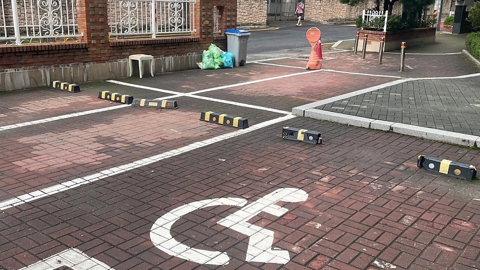 카스토퍼 교체시공 다른 각도